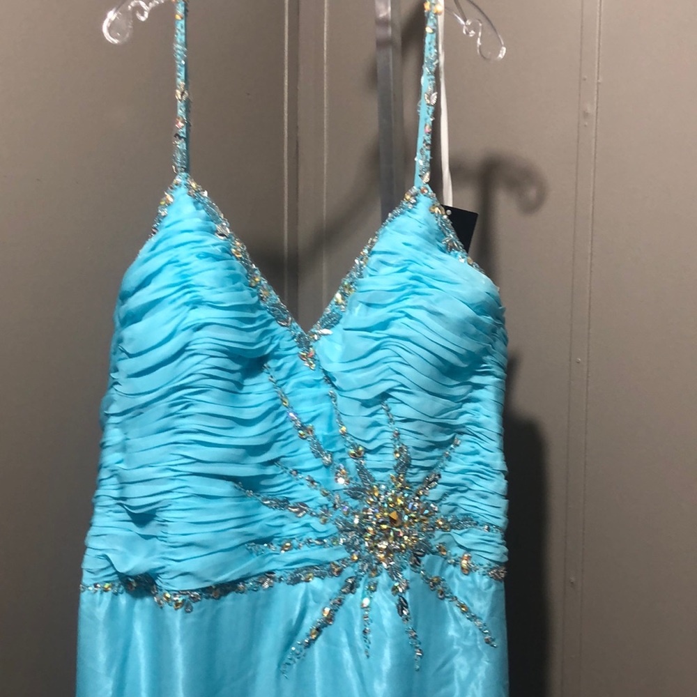 Cassandra stone by Macduggal 28